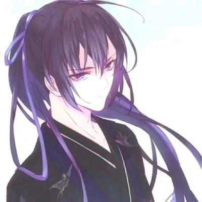 老人烧杨絮险些点着全村